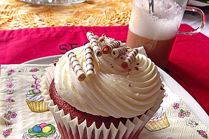 Red Velvet Cupcakes with Cream Cheese Frosting 6
