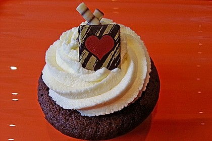Red Velvet Cupcakes with Cream Cheese Frosting 9