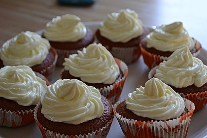 Red Velvet Cupcakes with Cream Cheese Frosting 10