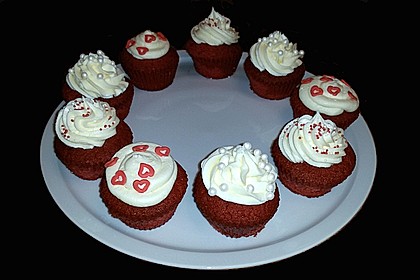 Red Velvet Cupcakes with Cream Cheese Frosting 13