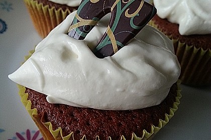 Red Velvet Cupcakes with Cream Cheese Frosting 18