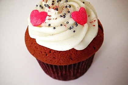 Red Velvet Cupcakes with Cream Cheese Frosting 5