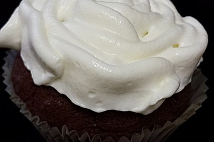 Red Velvet Cupcakes with Cream Cheese Frosting 17