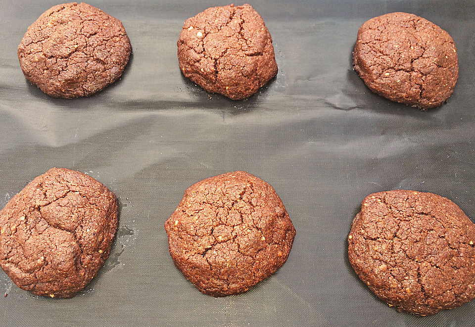 Vegane American Schoko-Cookies mit gehackten Mandeln von Froilein ...