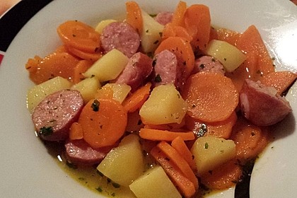 Möhreneintopf mit Mettenden