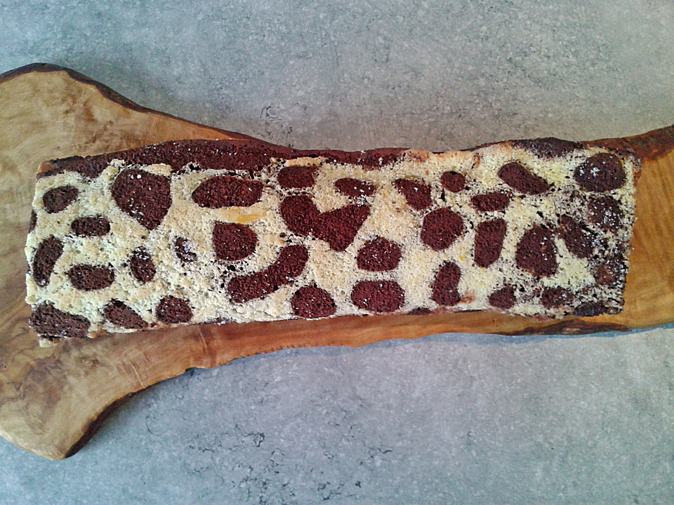 Giraffenhals-Schoko-Biskuitrolle mit Bananen von apfelmus112 | Chefkoch.de