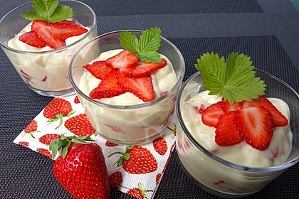 Erdbeer-Pudding-Quark-Dessert