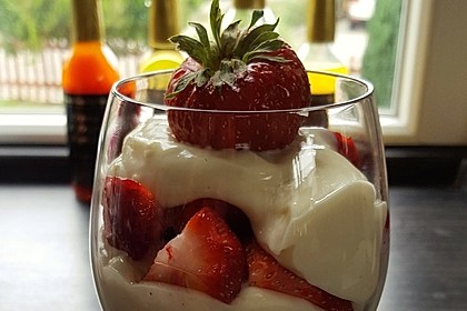 Erdbeer-Pudding-Quark-Dessert 2