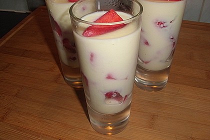 Erdbeer-Pudding-Quark-Dessert 3