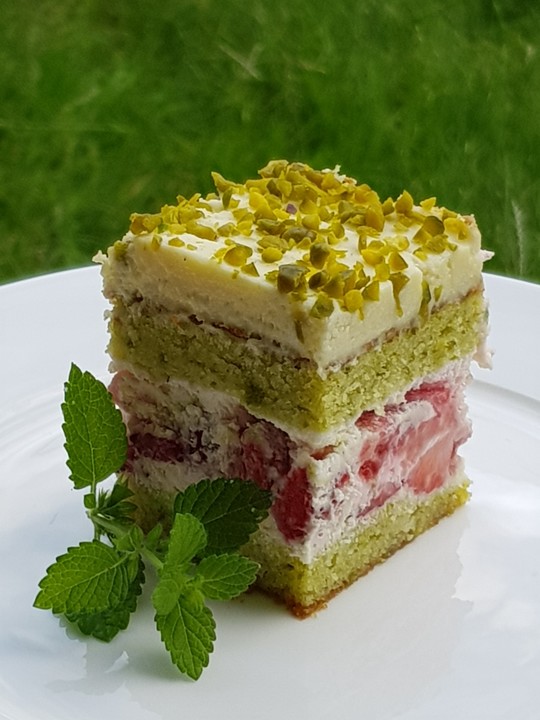 Inibinis weiße Himbeer-Pistazien-Torte von Inibinii | Chefkoch.de