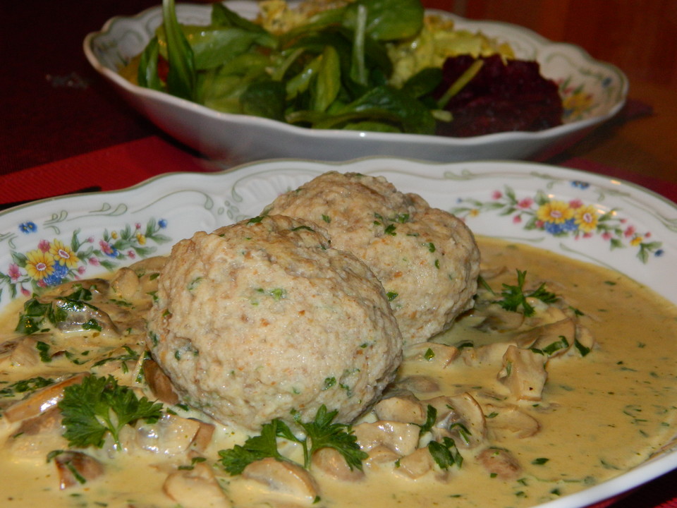 Semmelknödel mit Champignonsoße von HotVodka | Chefkoch.de