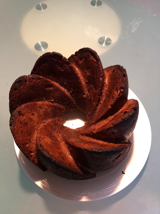 Schokoladen - Kirsch - Guglhupf von casaflora | Chefkoch.de