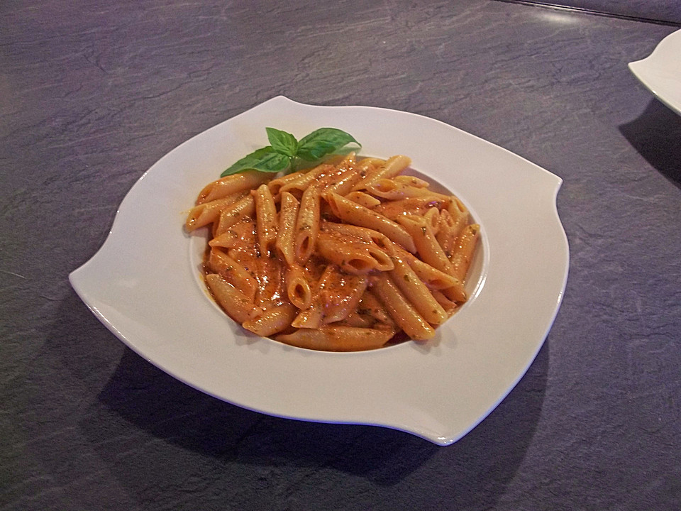 Penne in Kräuter-Tomatensauce von rwenner | Chefkoch.de