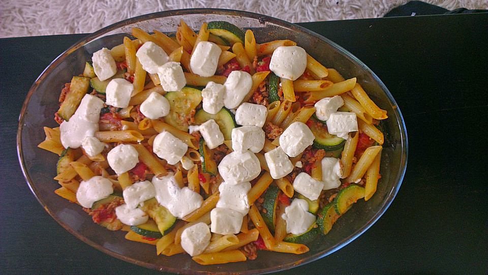 Mediterraner Nudelauflauf mit Hackfleisch und Zucchini von Henrikc007 ...