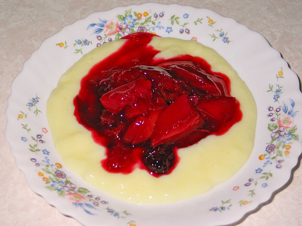 Blaue Grütze mit Vanillesoße von McMoe | Chefkoch.de