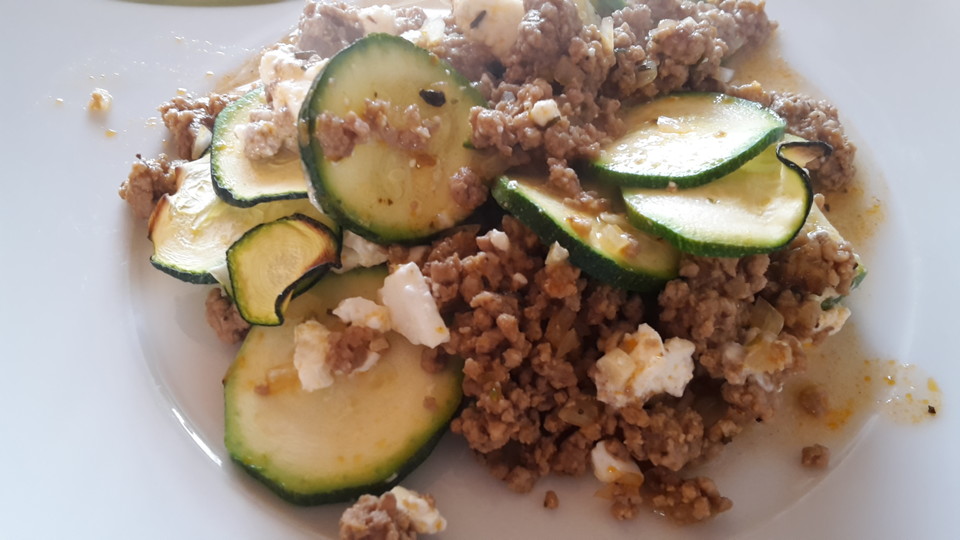 Griechischer Zucchini-Auflauf mit Feta von schleckigekatze | Chefkoch.de