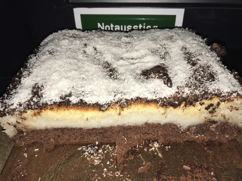 Saftiger Kokoskuchen vom Blech von Sweet_M_ | Chefkoch.de