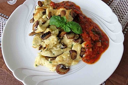 Pilz-Zwiebel-Pfannkuchen vom Blech von Kochschäfchen | Chefkoch.de