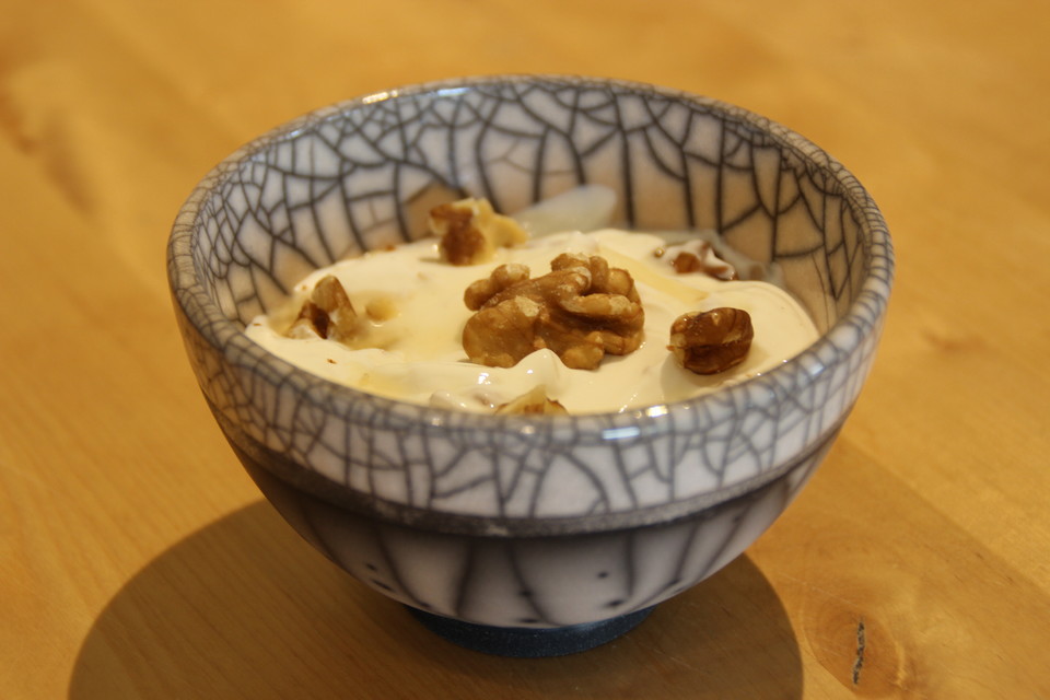 Griechischer Joghurt mit Honig und Nüssen von Julesternchen8 | Chefkoch.de