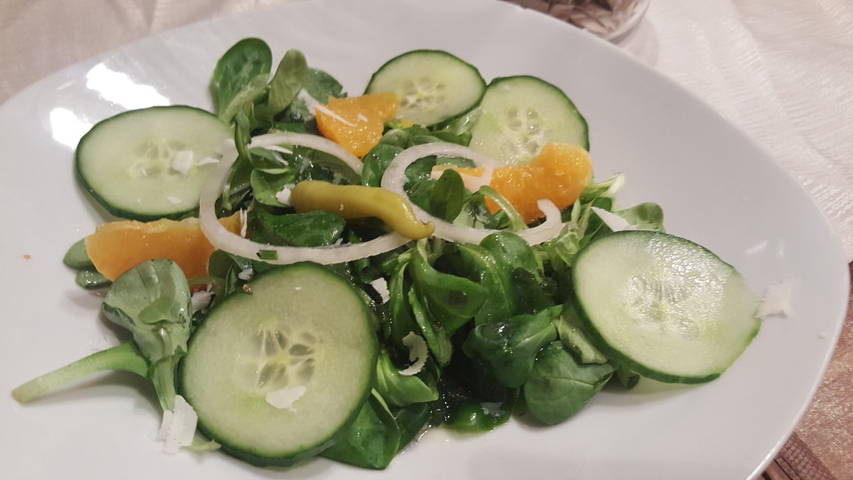 Frischer Feldsalat mit Honig-Senf Dressing von Marc89 | Chefkoch.de