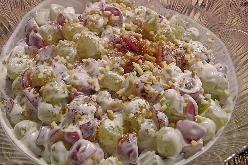 Amerikanischer Weintraubensalat mit Frischkäse und Sour Cream von ...