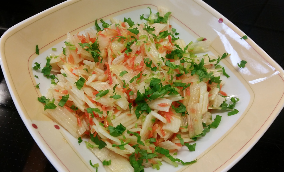 Andreas Kohlrabi-Möhren-Salat von Elefantenheim | Chefkoch.de