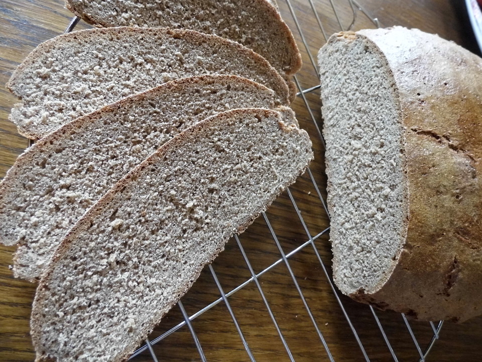 Dinkel-Vollkornbrot mit Sauerteig von camouflage165 | Chefkoch.de