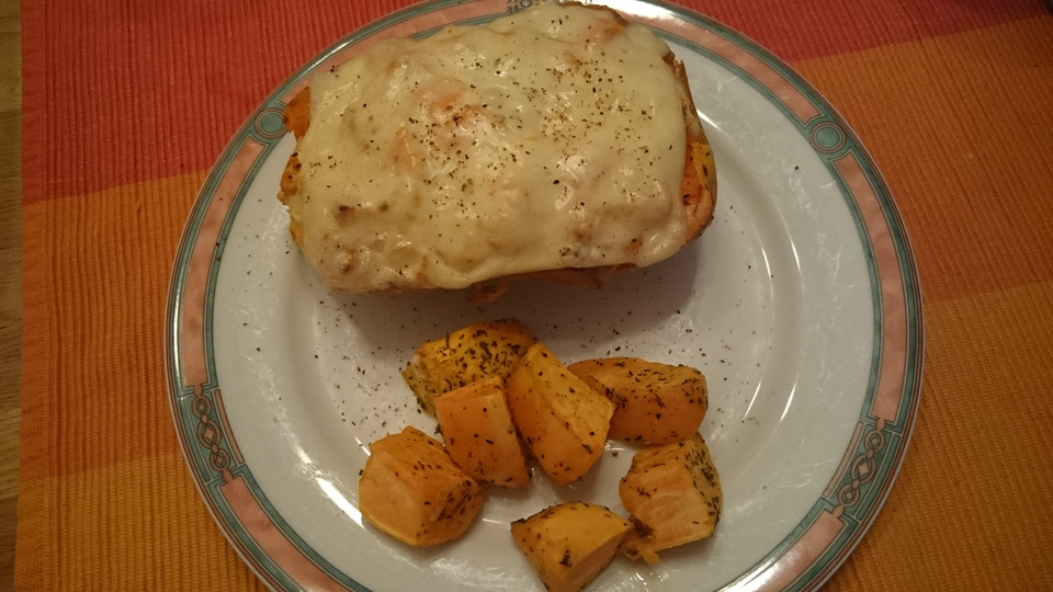 Gefüllter Butternut-Kürbis mit Kräuterkäse aus dem Ofen von minimini81 ...