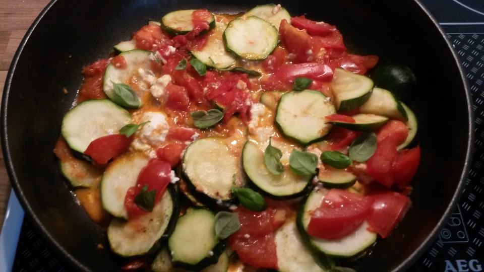 Tomaten-Zucchini-Pfanne mit Feta von machal | Chefkoch.de