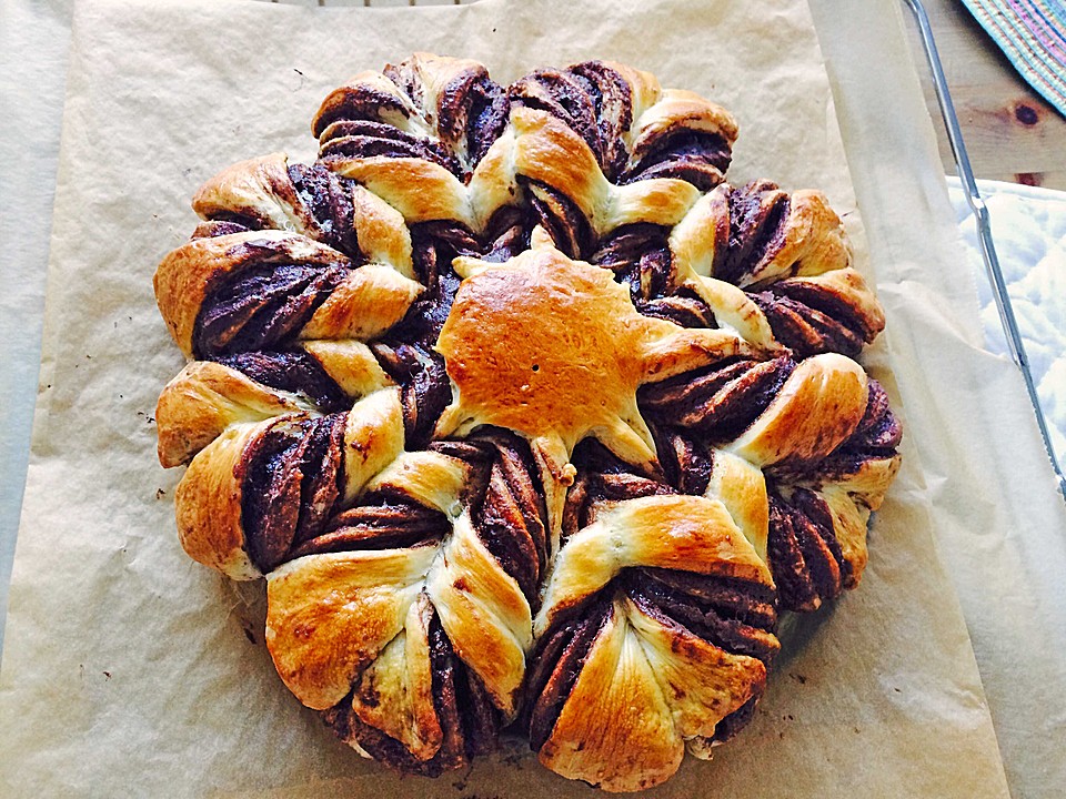 Geflochtenes Nutellabrot von carinac9070 | Chefkoch.de Geflochtenes Nutellabrot von carinac9070 | Chefkoch.de