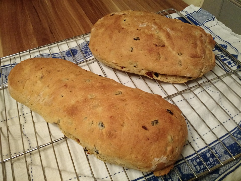 Tomaten-Oliven-Ciabatta mit Rosmarin und Thymian von kitchenaidlover ...