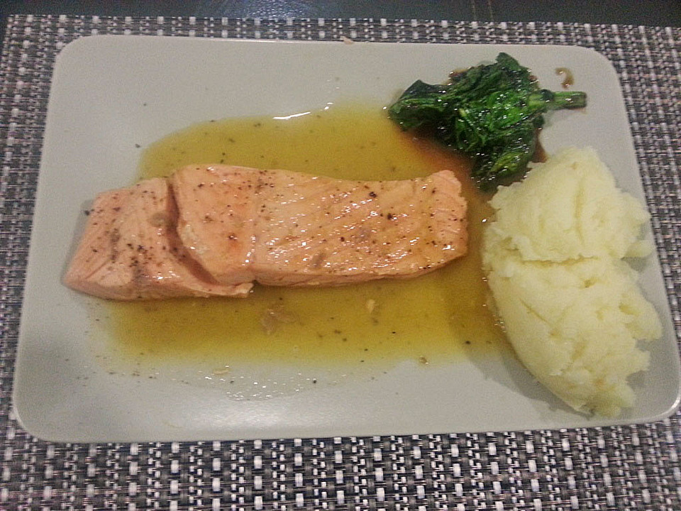 Gedünsteter Lachs mit Kartoffelstampf von HansenWurst | Chefkoch.de