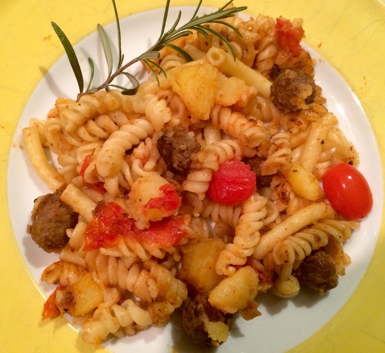 Penne mit Kartoffeln und Salciccia von alaKatinka | Chefkoch.de