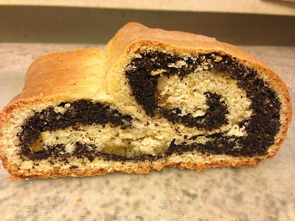 Quark-Mohn-Stollen von butterroellchen | Chefkoch.de