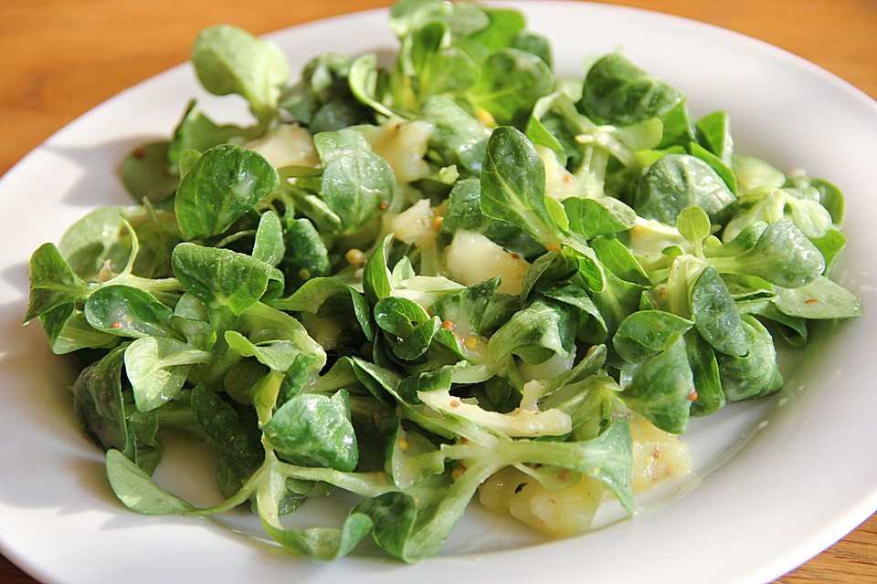 Feldsalat mit Kartoffel-Balsamico-Dressing von wlichefkoch | Chefkoch.de