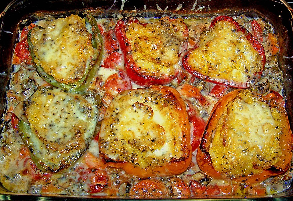 Paprikaschoten mit Maisgrieß (Polenta) gefüllt