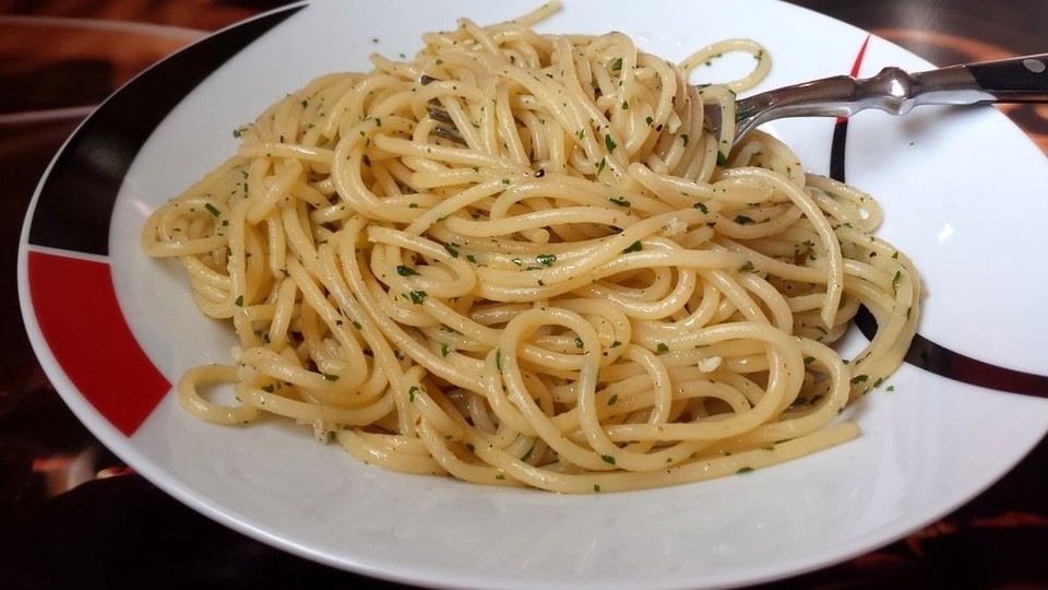 Spaghetti mit Knoblauch - Öl - Sauce von Nina82 | Chefkoch.de
