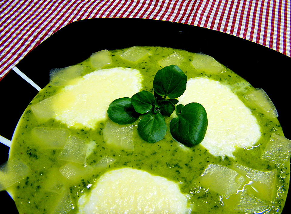 Erbsen - Brunnenkresse - Suppe mit Emmentaler - Schneeklößchen von ...
