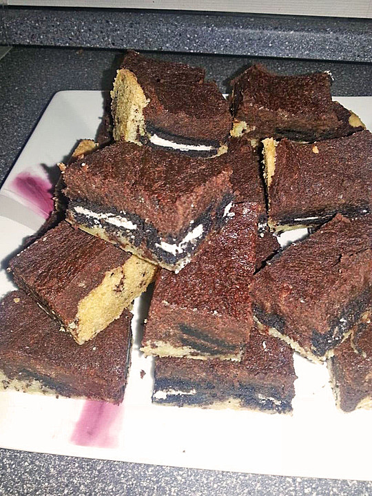 Chocolate Chip Cookie-Brownie mit Oreo-Füllung von taliafee | Chefkoch.de