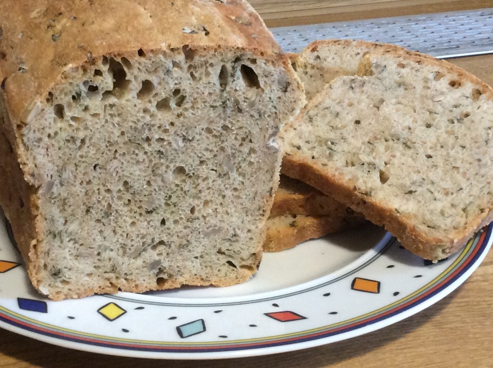 Dinkel-Bärlauchbrot mit Sonnenblumenkernen von ManuGro | Chefkoch.de