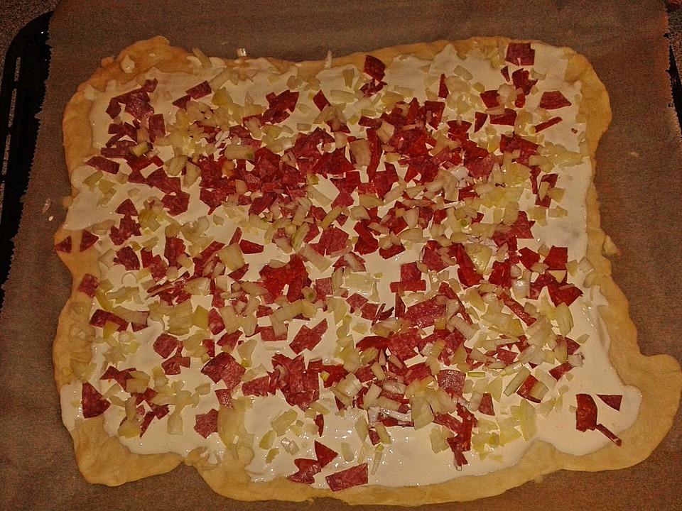 Flammkuchen ohne Hefe, mit Salami von sabridenn | Chefkoch.de