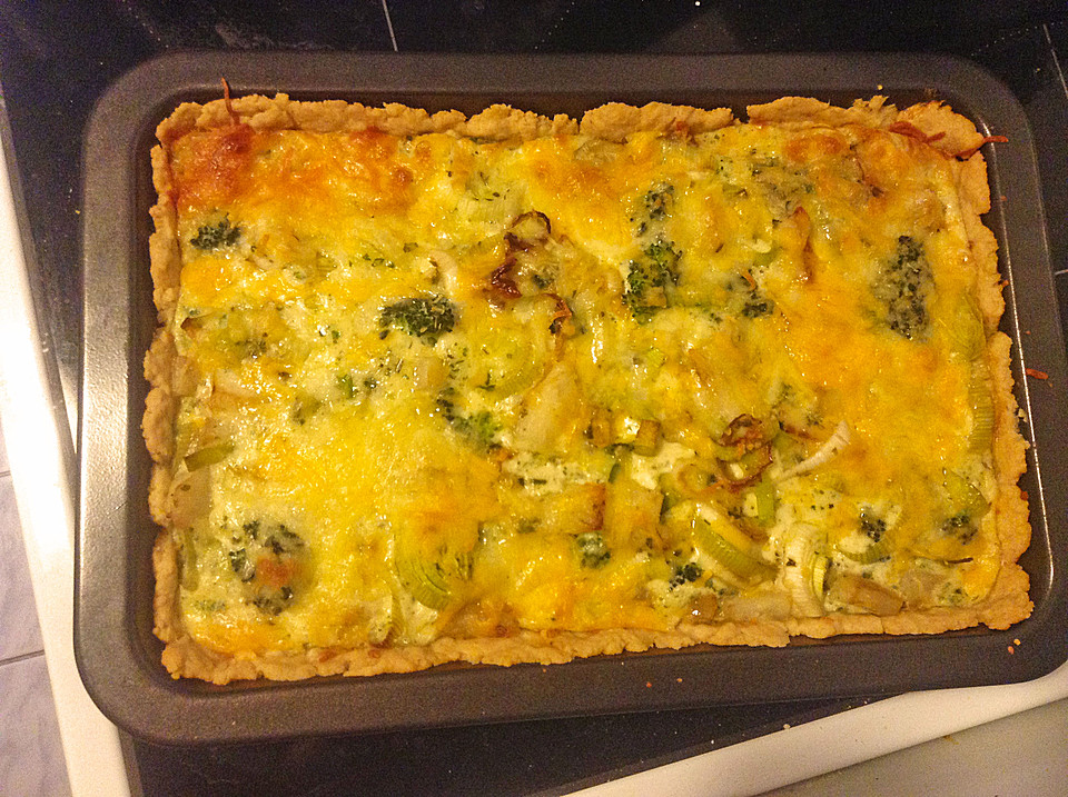 Brokkoli-Porree-Kohlrabi-Quiche von mixitipsi | Chefkoch.de