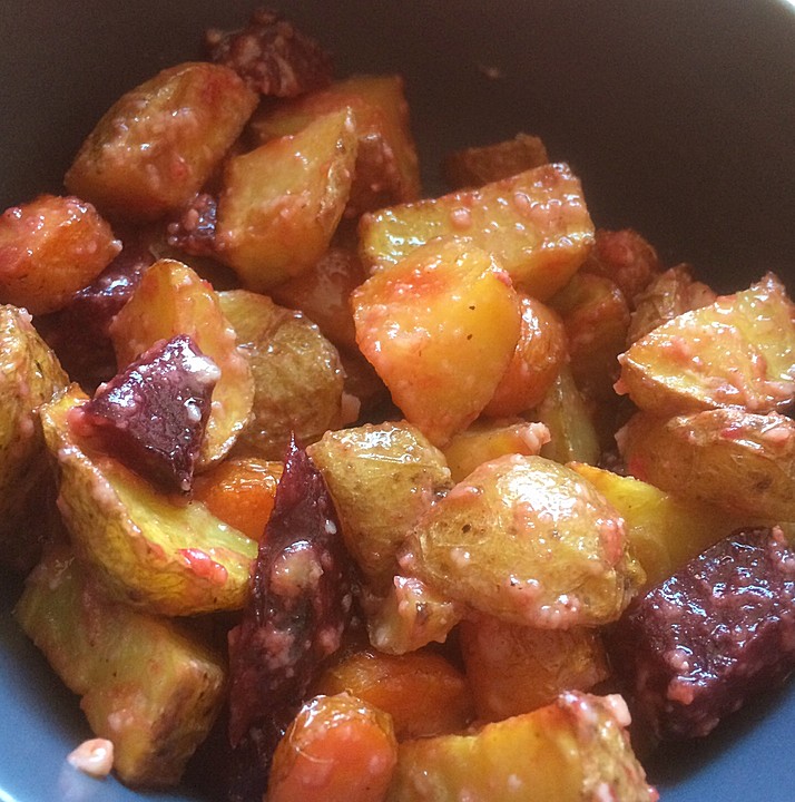 Kartoffelsalat mit Rote Bete und bunten Möhren von Siroline | Chefkoch.de