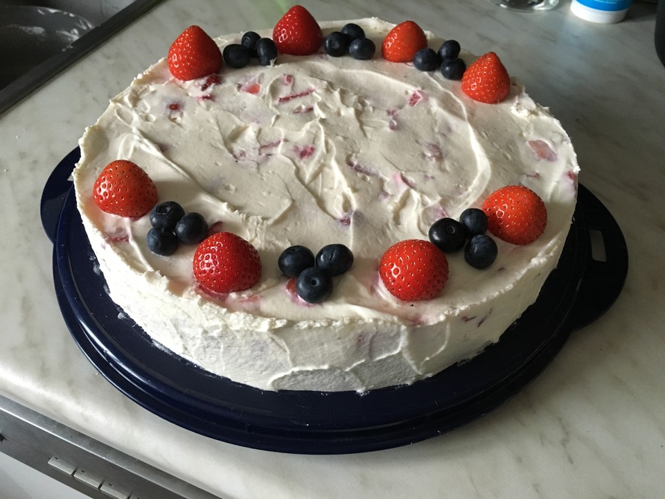 Erdbeer-Quark-Biskuit-Torte von Potthexe | Chefkoch.de