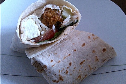 Falafel-Wrap mit Dattel-Schmand-Dip 2
