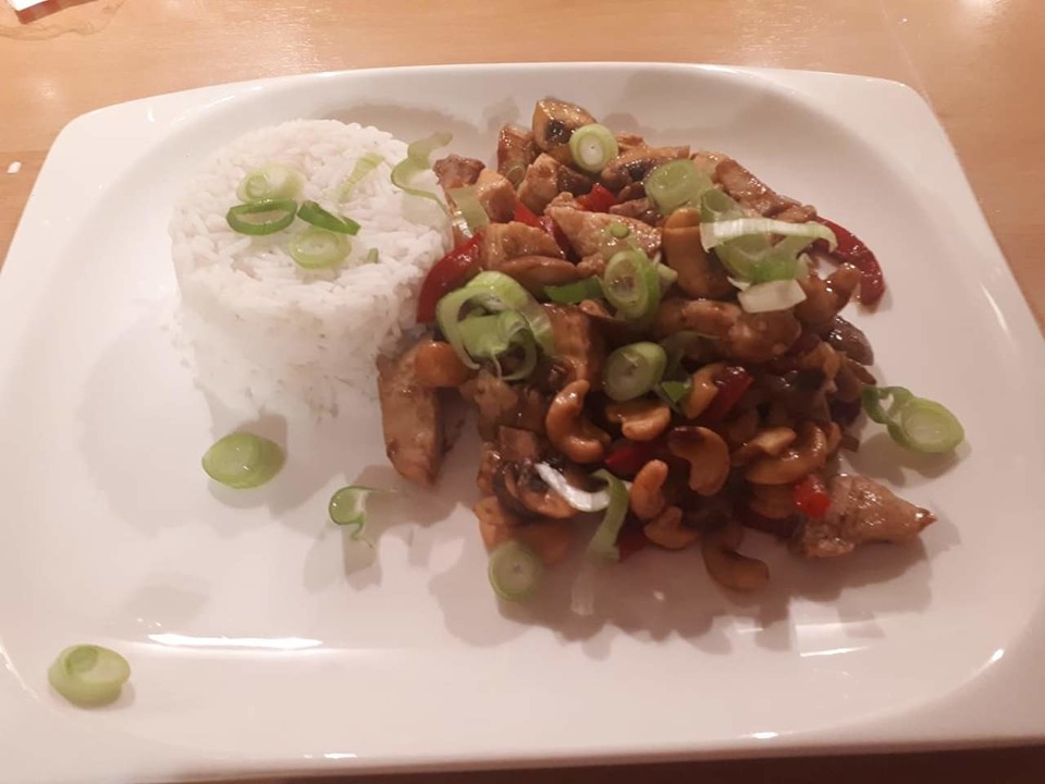 Glasiertes Huhn mit Hoisinsauce und Cashewkernen von Vader | Chefkoch.de