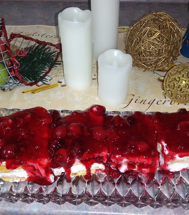 Waffeltorte mit Roter Grütze von peeveh | Chefkoch.de
