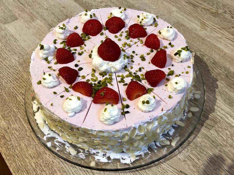 Erdbeer-Sahne-Torte von holunderbluete67 | Chefkoch.de