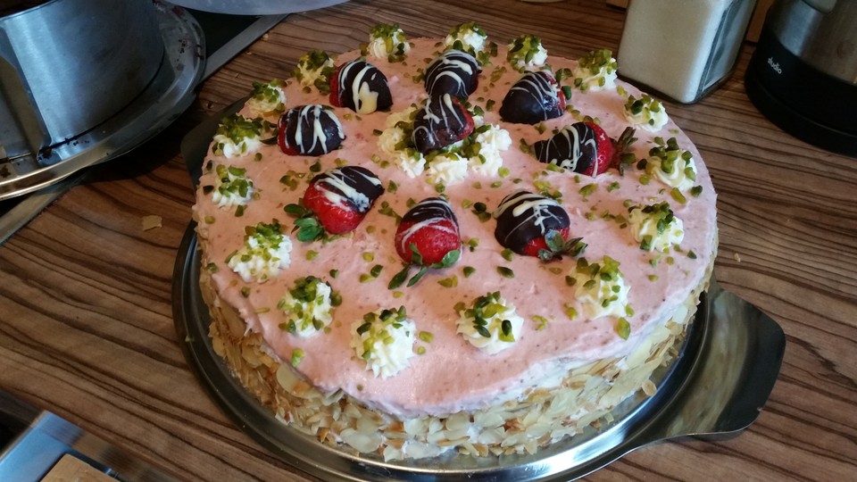 Erdbeer-Sahne-Torte von holunderbluete67 | Chefkoch.de