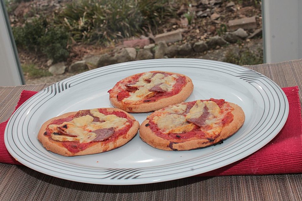 MiniSalamiPizzen von nicole_special13 Chefkoch.de